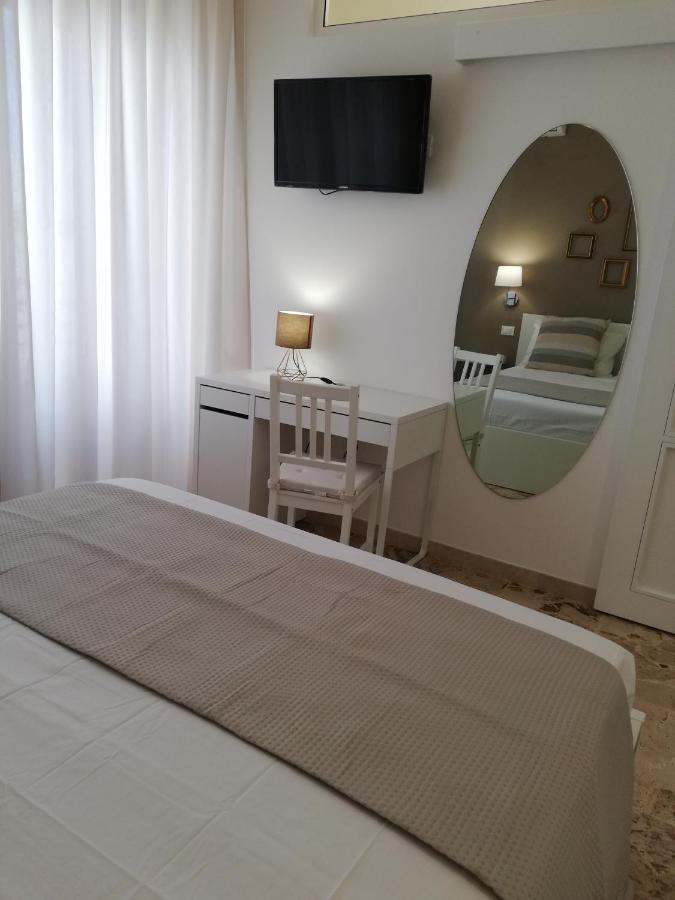Ostuni Crispi House Ξενοδοχείο Εξωτερικό φωτογραφία