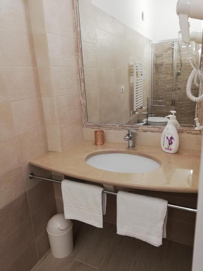 Ostuni Crispi House Ξενοδοχείο Εξωτερικό φωτογραφία